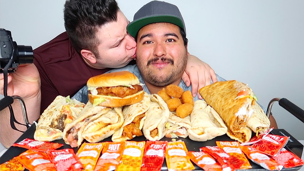 Nick pretending to Love me.... Taco Bell MUKBANG
