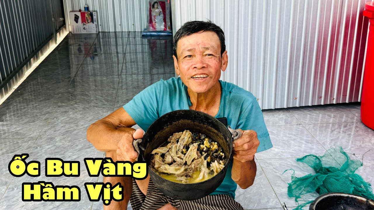 Bất ngờ được người cô bán vịt cho chân đầu vịt chú giá U60 liền hầm với ốc bu vàng có 1 không 2