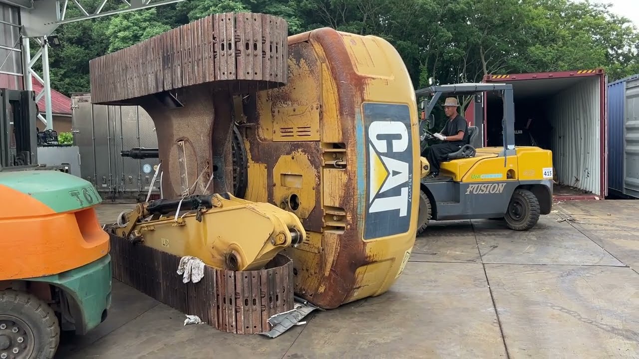 1 SURVEY INSPECTION OF DAMAGED CONTAINER IN STORM 1
