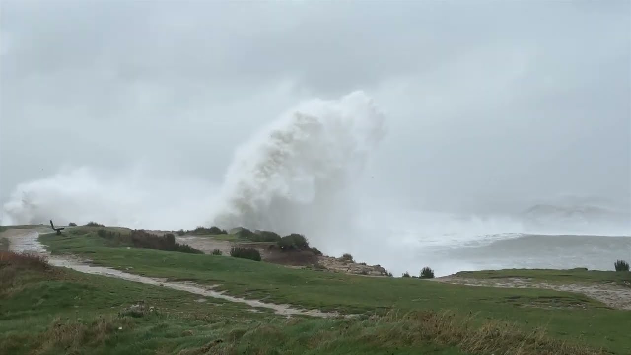 4K | Storm Ciaran Powerful Waves & Wind - Isle of Portland, Dorset | 2/11/23