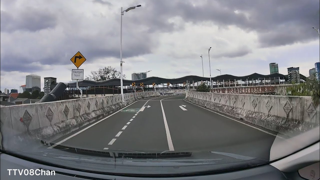 Jalan diatas jalan