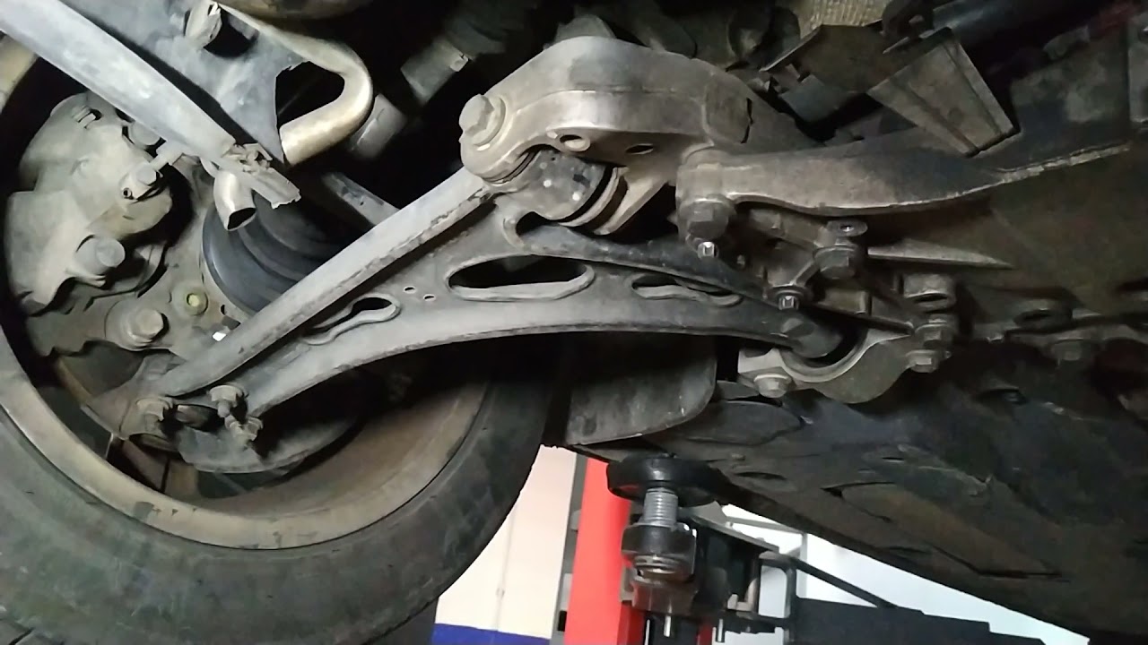 مشكل طقطقه في سياره Volkswagen Touran 😱😲 problema de ruido en el Volkswagen Touran 😱🔧🔩