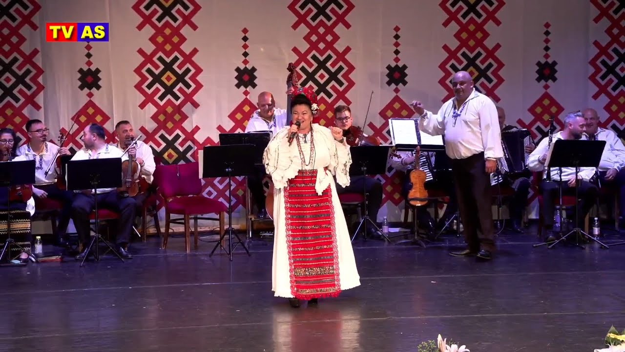 Ceteră din lemn ales (Live 2023) - Ana Str&icirc;mturean