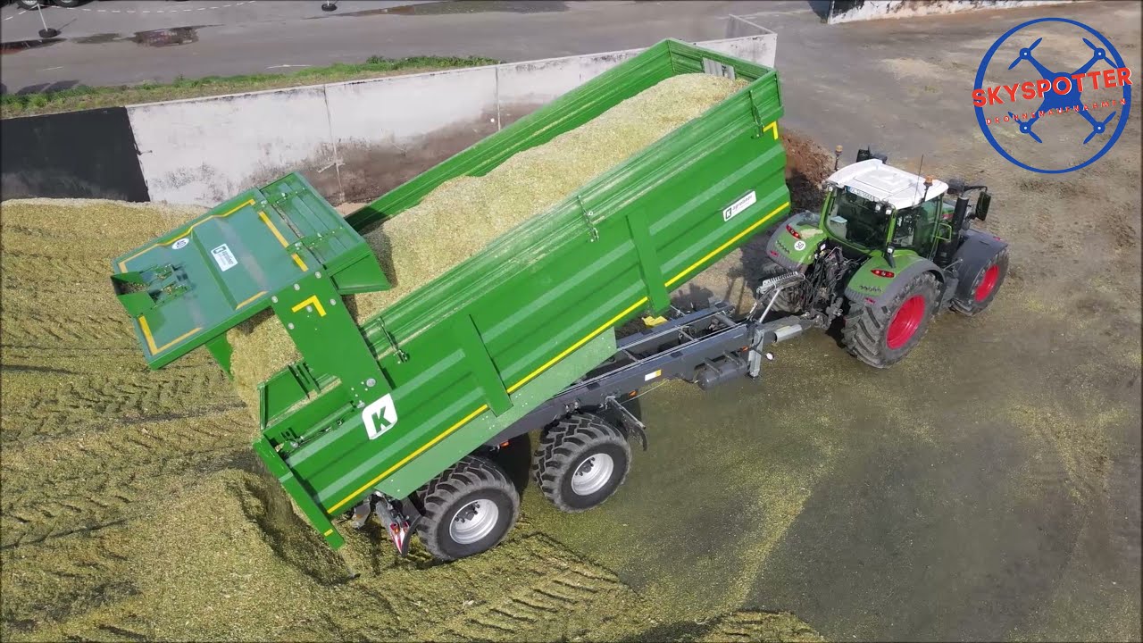 Mais H&auml;ckseln und ab zur BGA / Hochsilo.