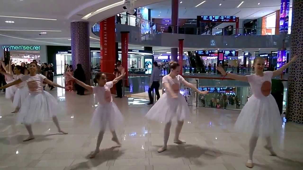 Flash Mob for Penhaligon Parfumerie,Dubai Mall 13/02/2014