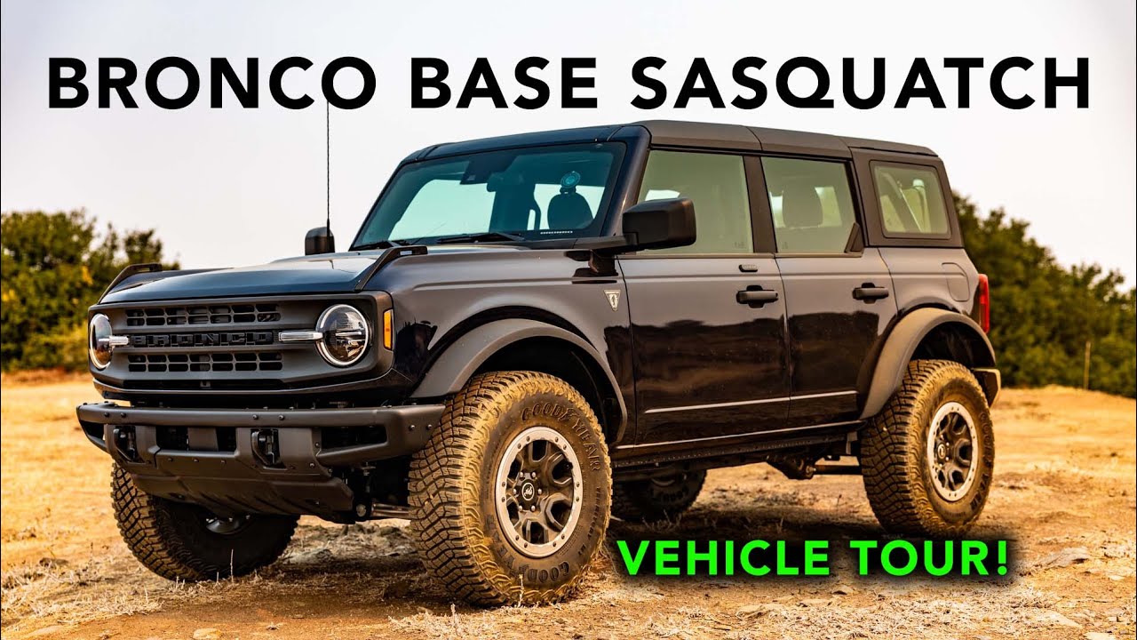 Ford Bronco 4-Door Base Sasquatch Walk-Around TOUR & Hard-Top Removal