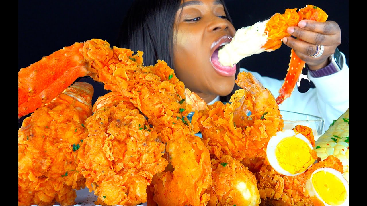 SEAFOOD MUKBANG | KING CRAB SEAFOOD BOIL MUKBANG | CHEESE ALFREDO SAUCE | ASMR EATING | ASMR FOOD