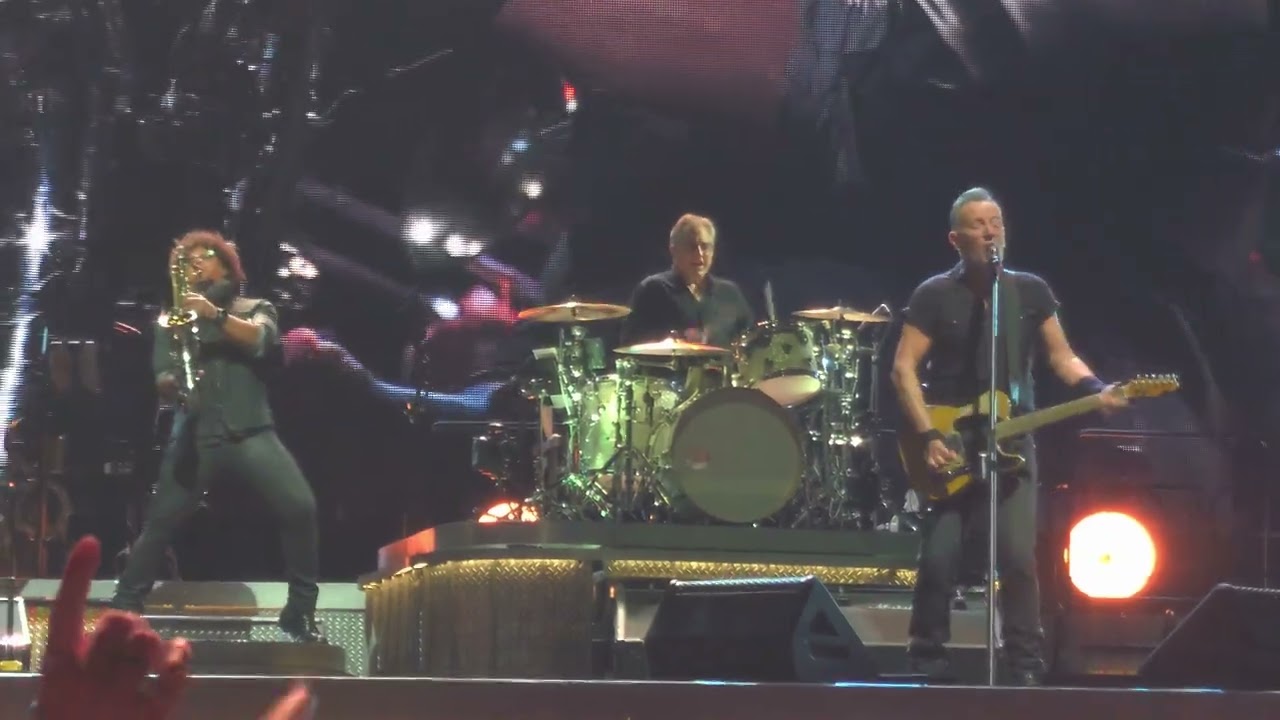 Bruce Springsteeen – Because The night (Concert Full HD 4K) @ La Défense Arena, Paris - France 2023