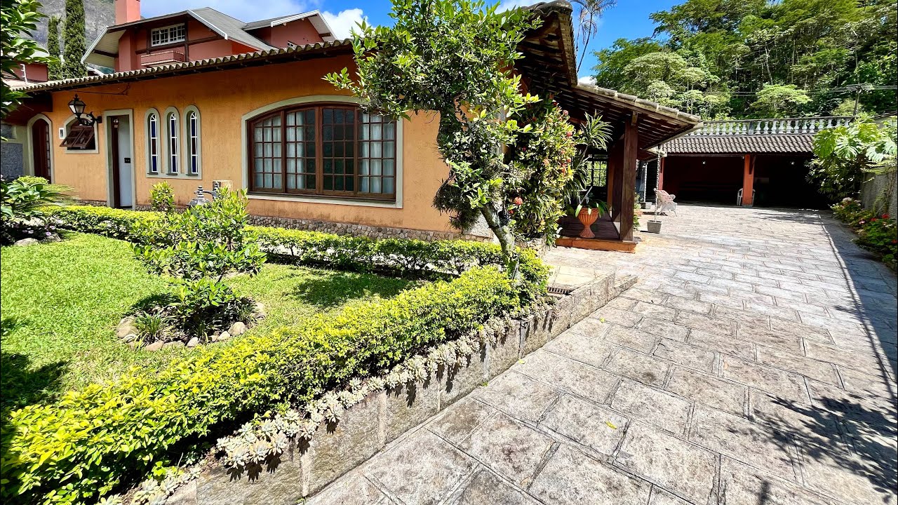 Excelente casa linear com 4 quartos no Bairro Iucas- Teresópolis/RJ