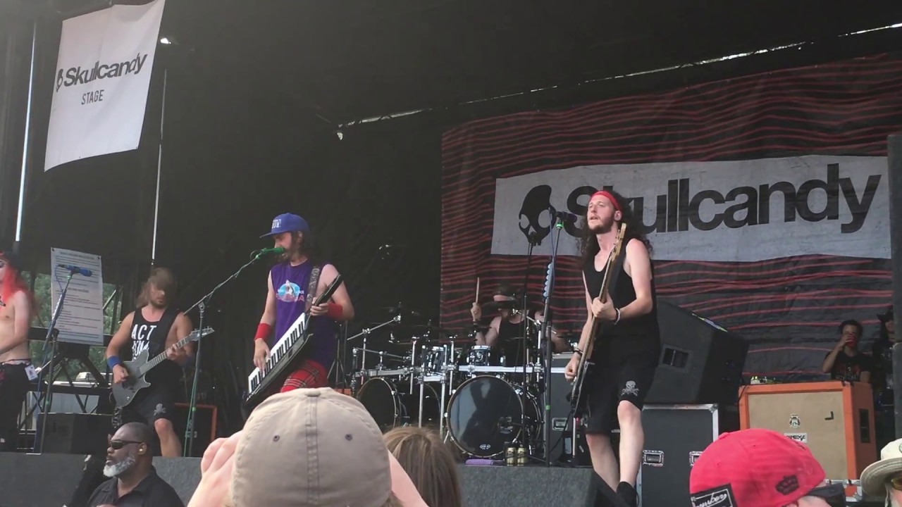 The Sunk'n Norwegian - Alestorm (Live @ Warped Tour Virginia Beach - 07/11/17)