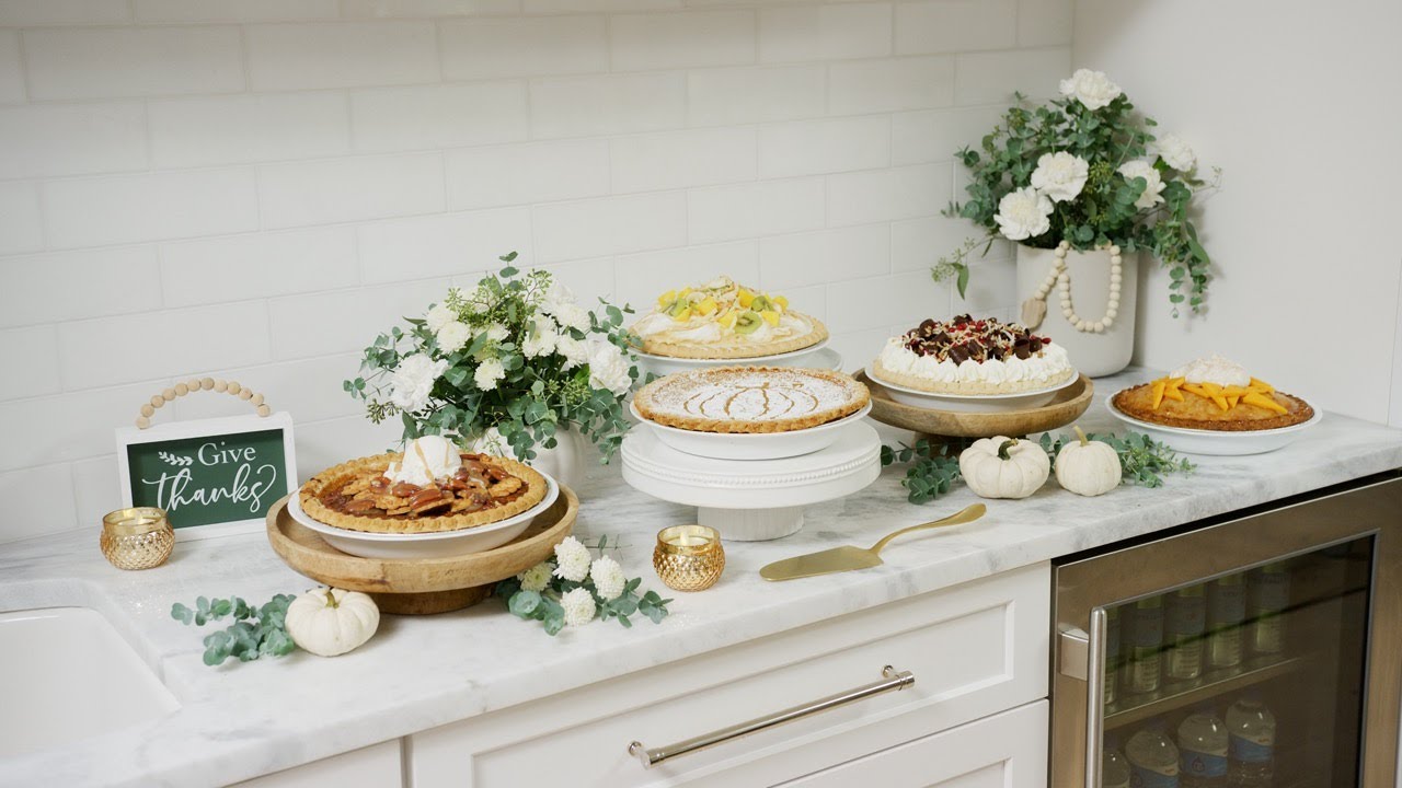 Dress Up Your Store-Bought Pies | Holiday How-To's | Hy-Vee Seasons