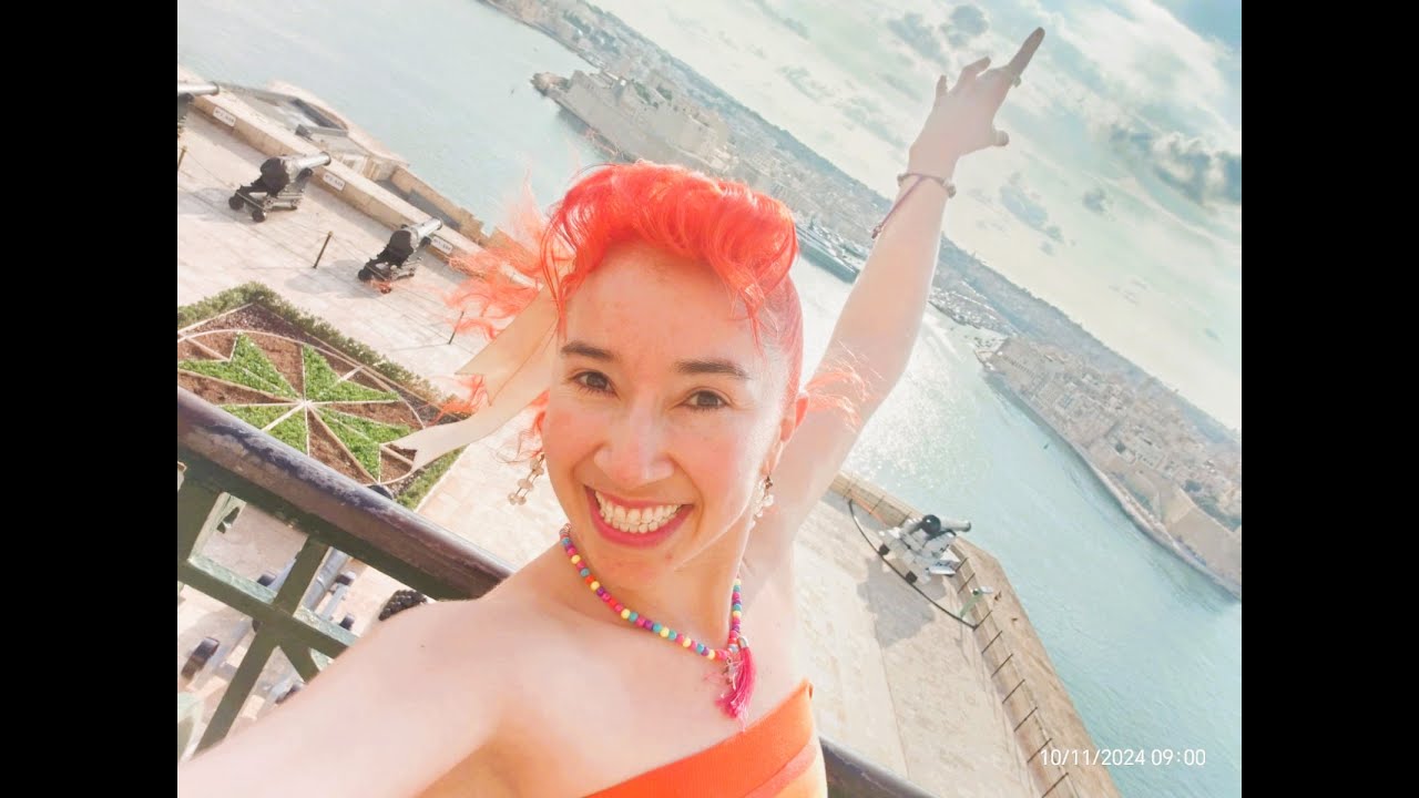 Brandy Ruvalcaba bailando en la Isla de Malta, Europa, 