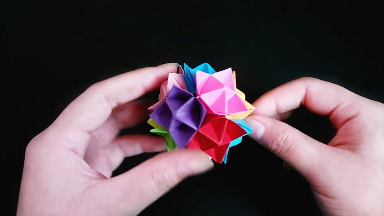 教你折纸漂亮的3D立体花球，做法很简单，几张纸就可以