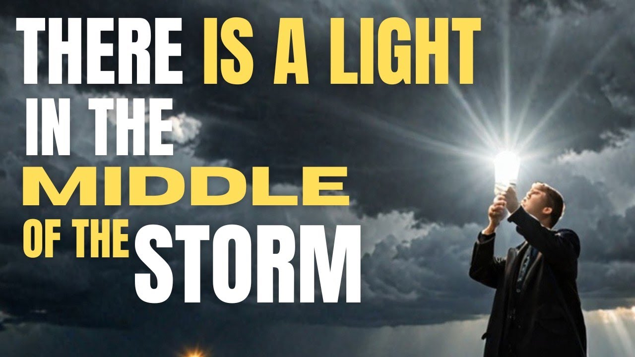 The SECRET To Life Is To Praise God In The Middle Of The STORM: Christian Motivation| God's Message