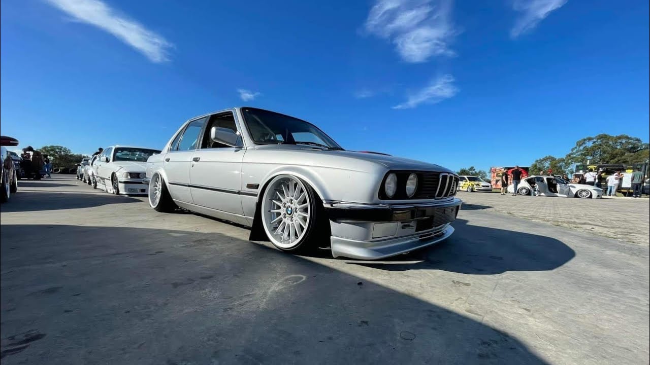 E30 slammed on OEM style32