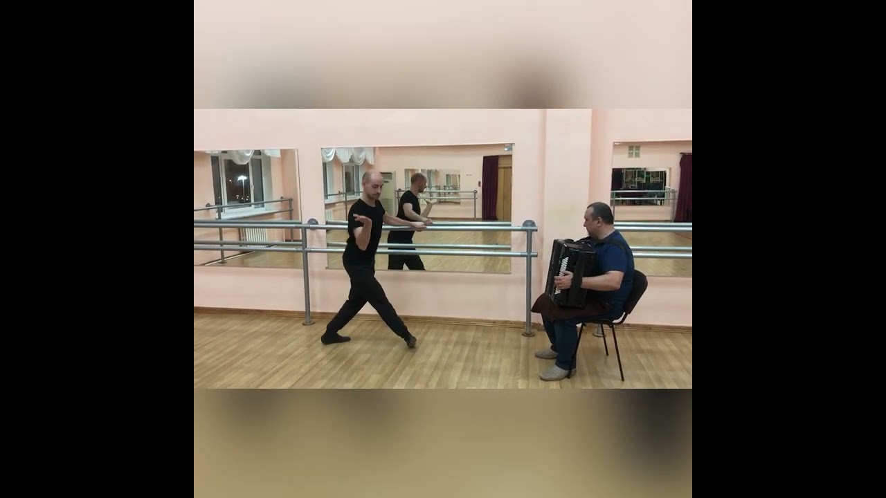Батман тандю в еврейском стиле