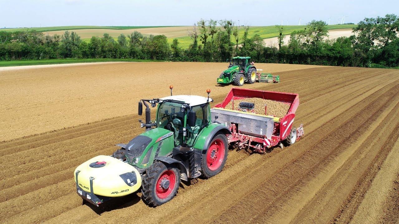 Condition humide | Plantation patates 🥔 |  John Deere 8R | Fendt 722
