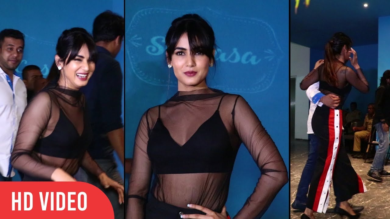 Hot Sonal Chauhan At Arbaaz Khan 50th Birthday Party | Arbaaz Birthday Bash 2017