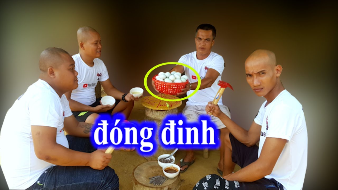 Trứng Vịt Lộn Chấm Với Mọi Thứ - Cười Bò Với Trò Chơi Đóng Đinh Nhanh | Son Duoc Vlogs