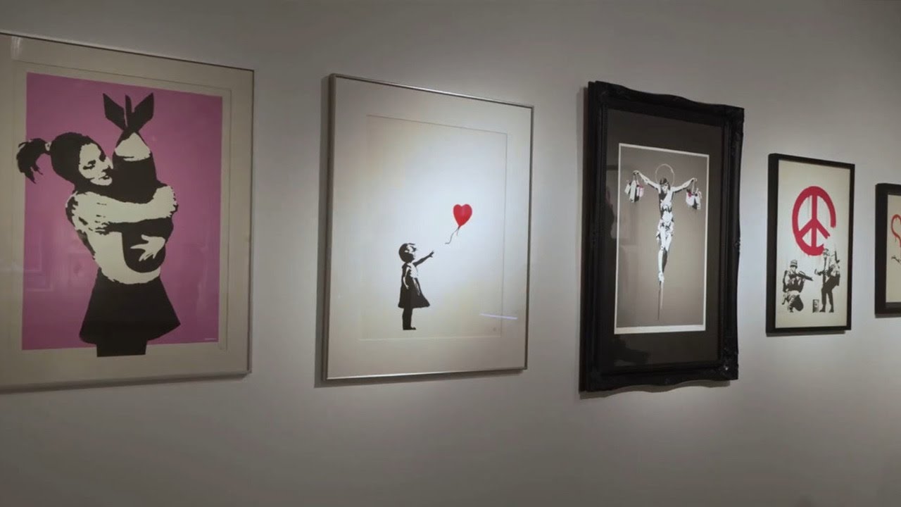 Banksy scoperto: chi è Robin Gunningham, l'artista degli iconici murali VIDEO