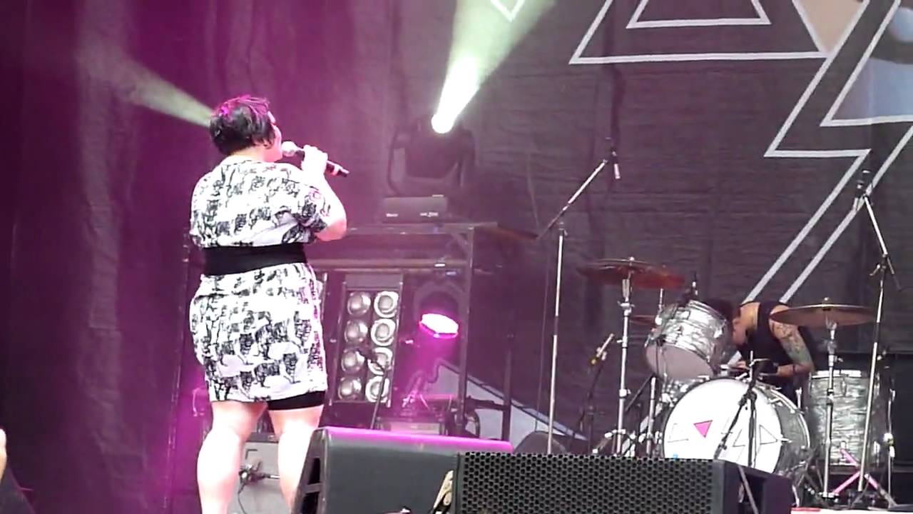 Gossip - Love long distance HD Live @ Gurten Festival 2010