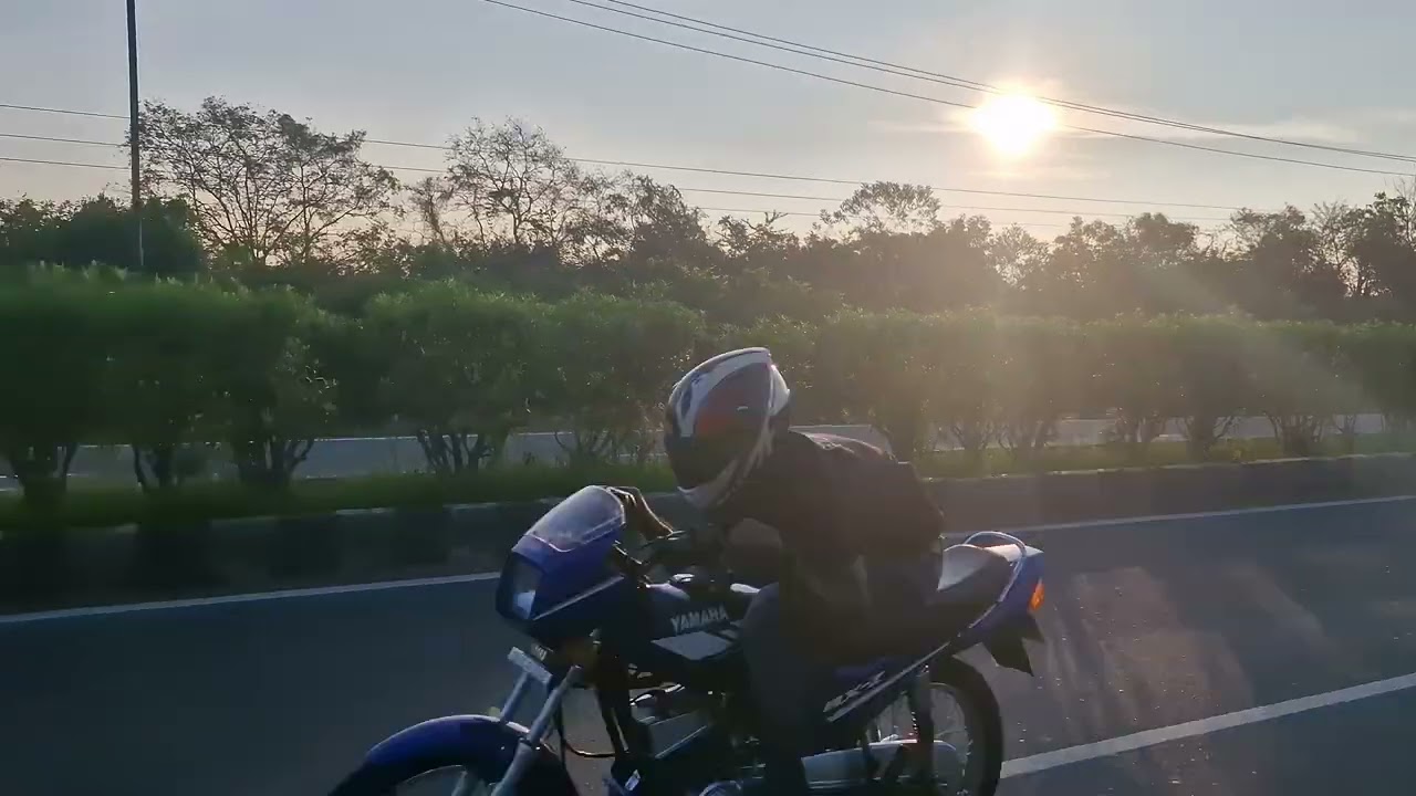 Yamaha Rxz 5 speed - Top speed trial run chennai 140+ Kph in 400 meter.
