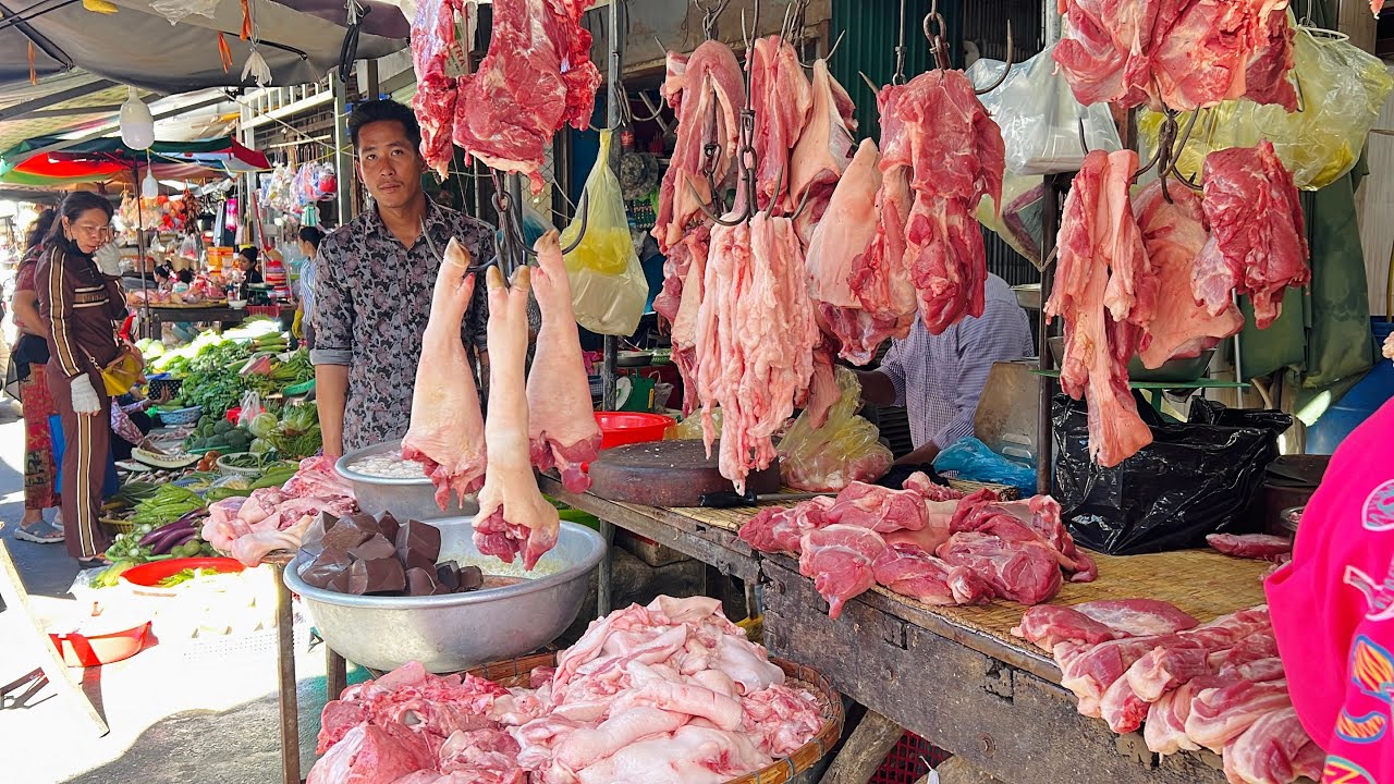 Cambodian Market Tour - Hardworking people & Food Activities in the Morning @Chba Ampov Fish Market 