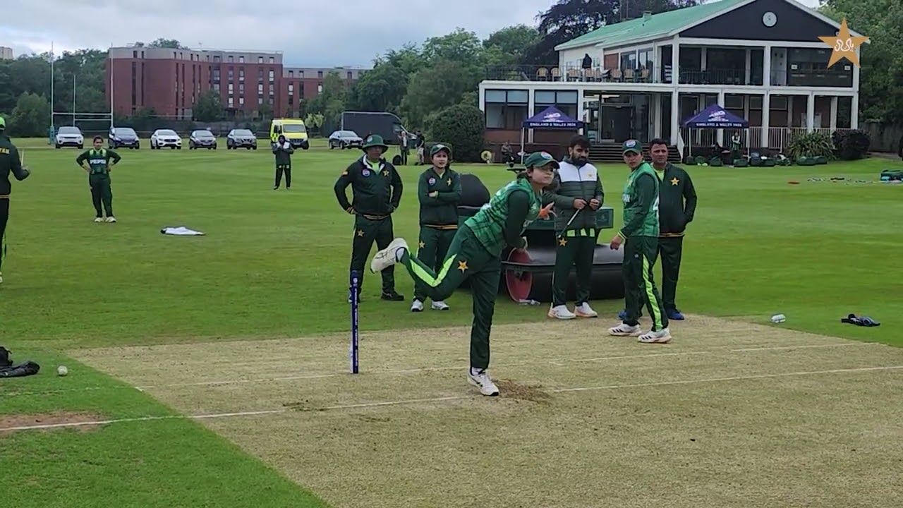 Pakistan Women in training ahead of their first ICC Women's T20 World Cup fixture on Sunday 🏏