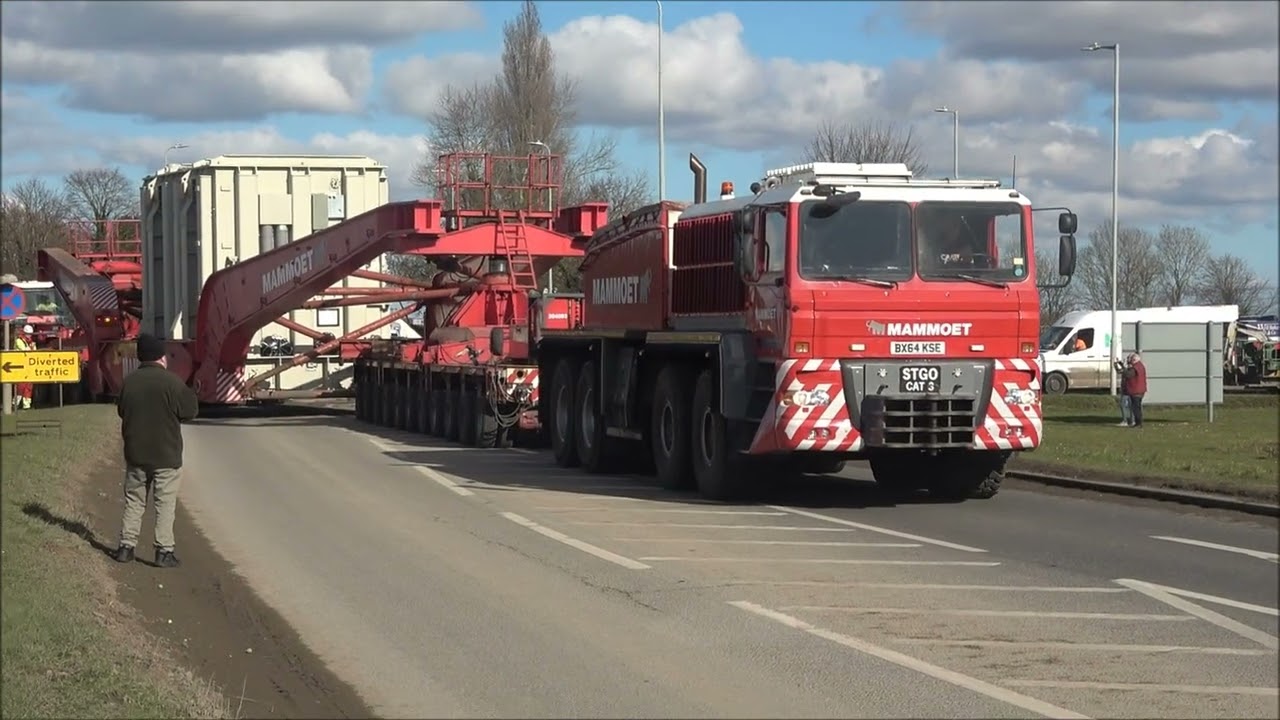 A 400 tonne transformer  comes to the Viking Link energy project .