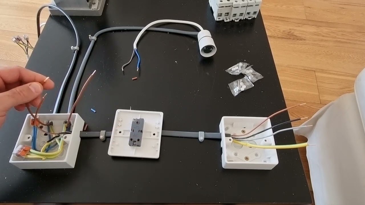 Realizarea unui circuit de iluminat cap scara fara doza de legatura !!!