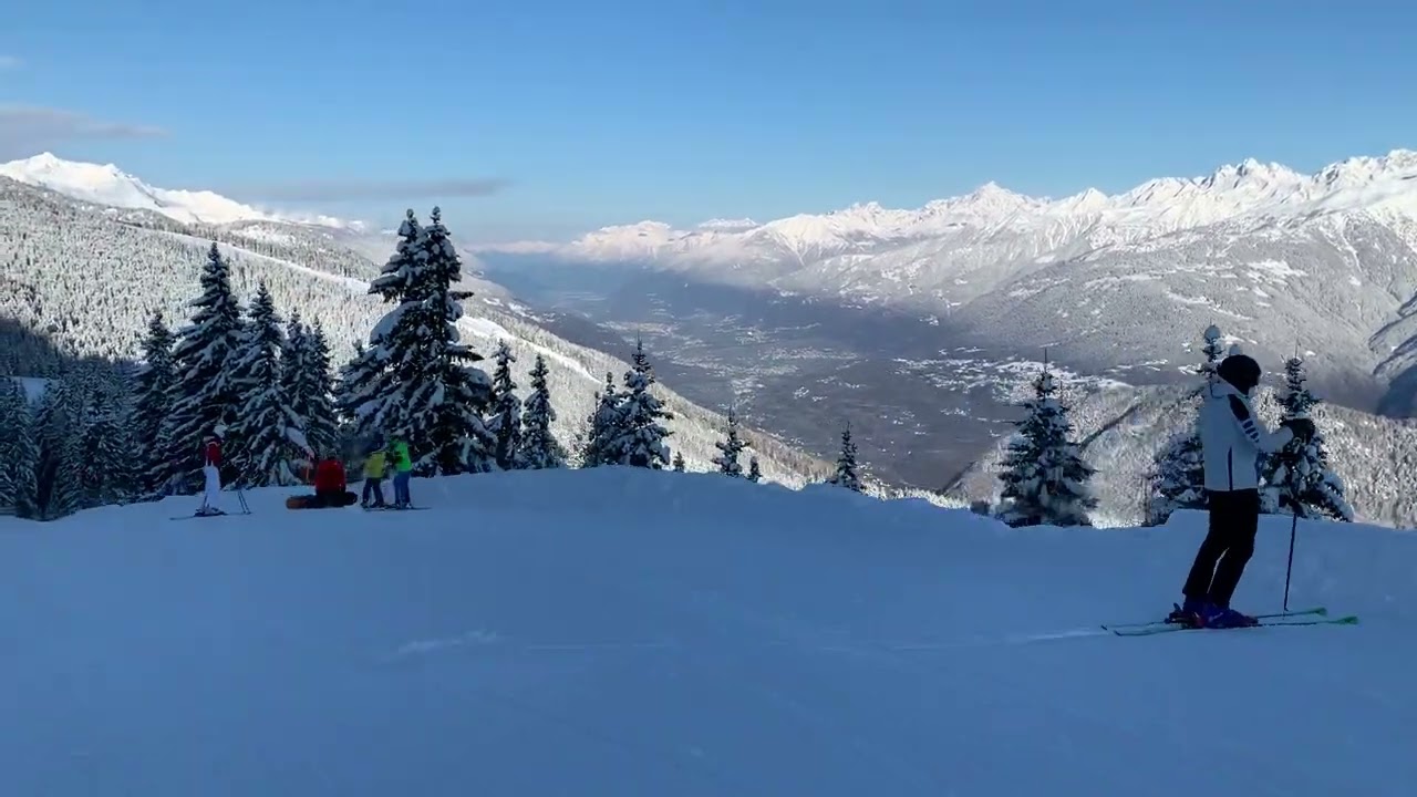 Great skiing at Baradello 2000 ski-area Aprica  on the panoramic slope.⛷🇮🇹