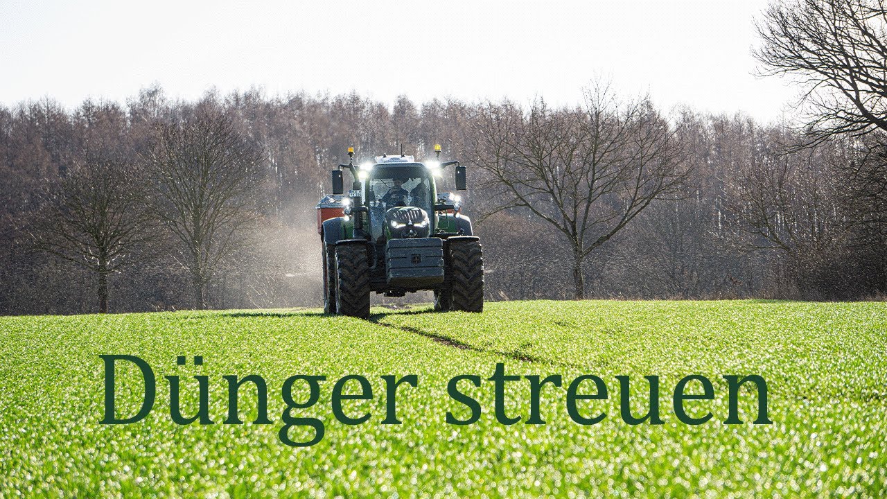 Fendt 728 Vario in Action! Dünger streuen 2024 in Mecklenburg Vorpommern