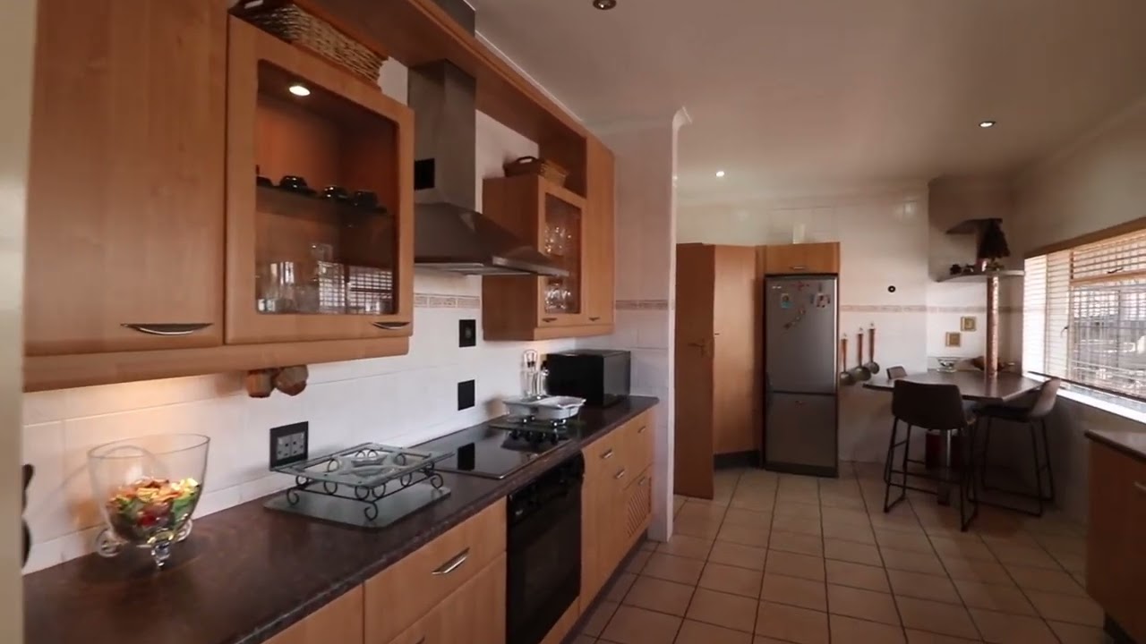 🌿 Dream Family Home with Pool, Flatlet & Solar – A Lifestyle Property