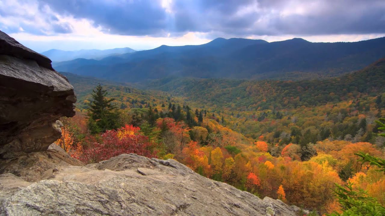 Scenic Time Lapse: Fall Foliage & Incredible Mountain Views - Asheville, North Carolina