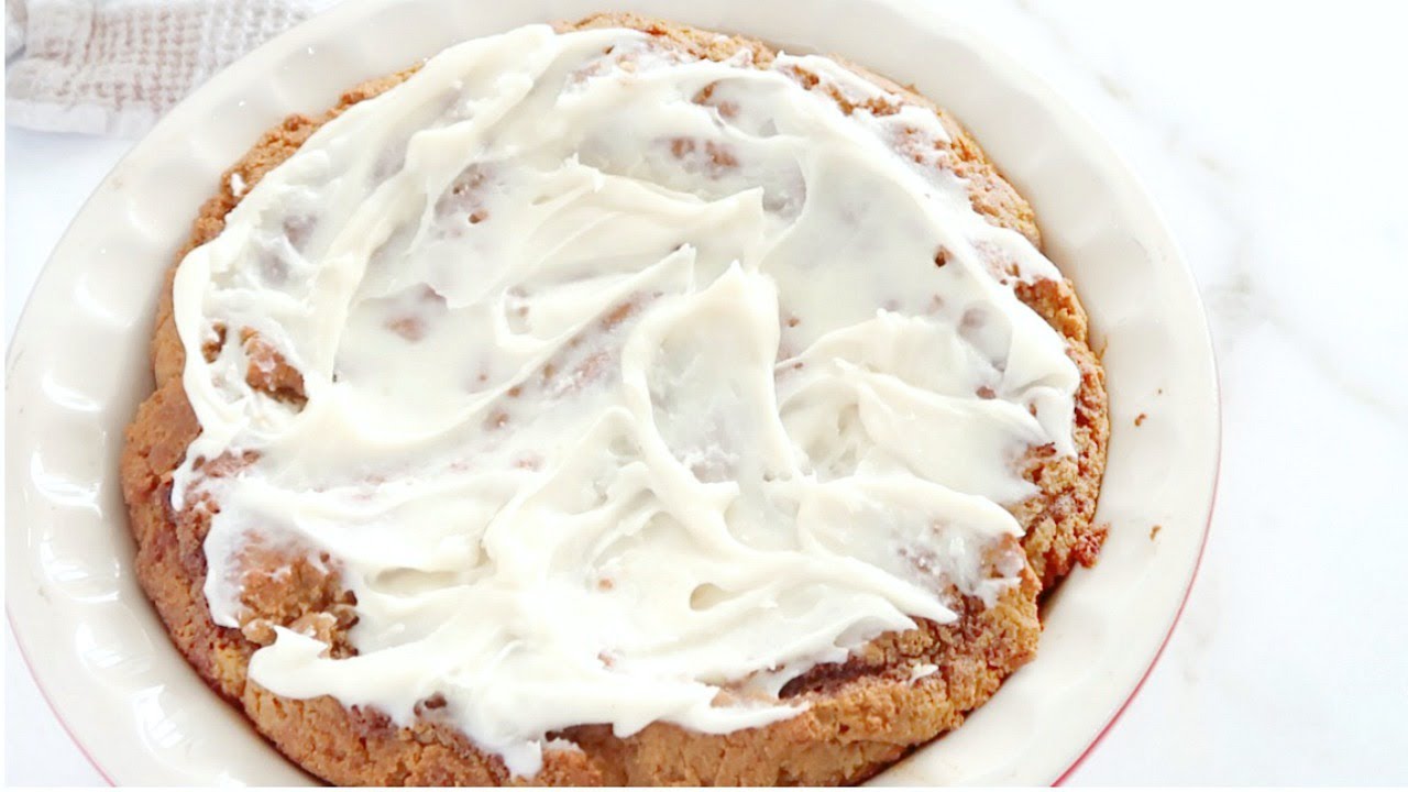 PALEO CINNAMON ROLLS: healthy cinnamon roll recipe
