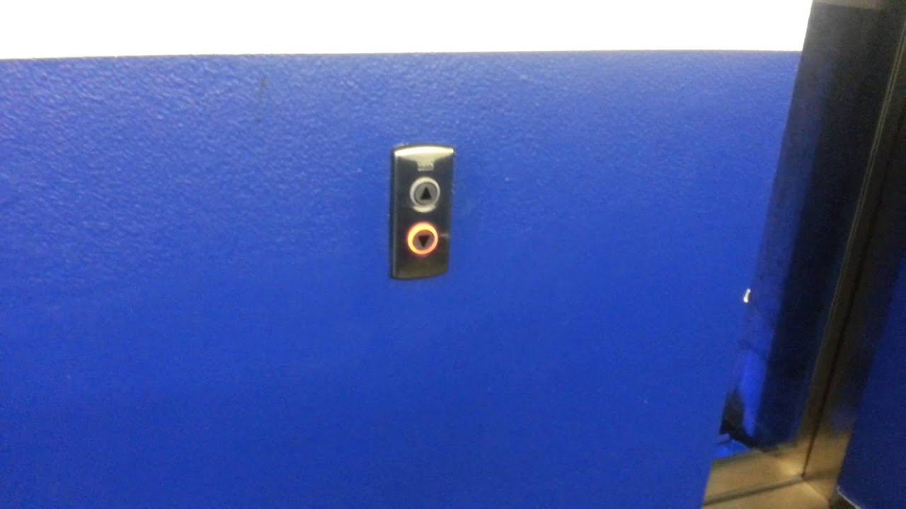 Aufzüge in der Tiefgarage Karstadt in Düsseldorf