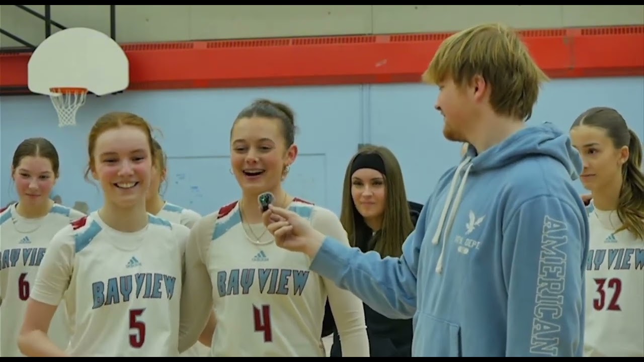 Senior Emily Edison final shot of her career