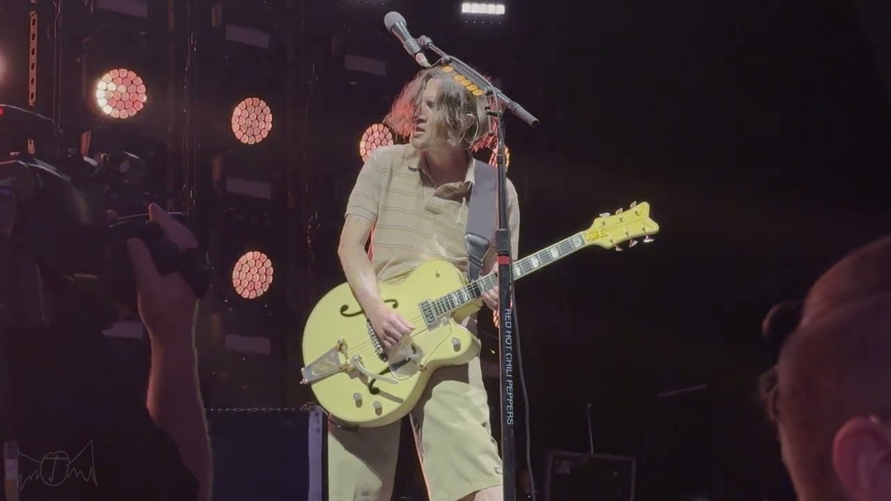 Red Hot Chili Peppers- 