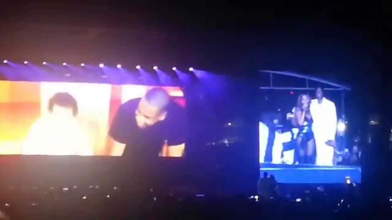 Beyonce and Jay Z - Forever Young/Halo (Winnipeg)
