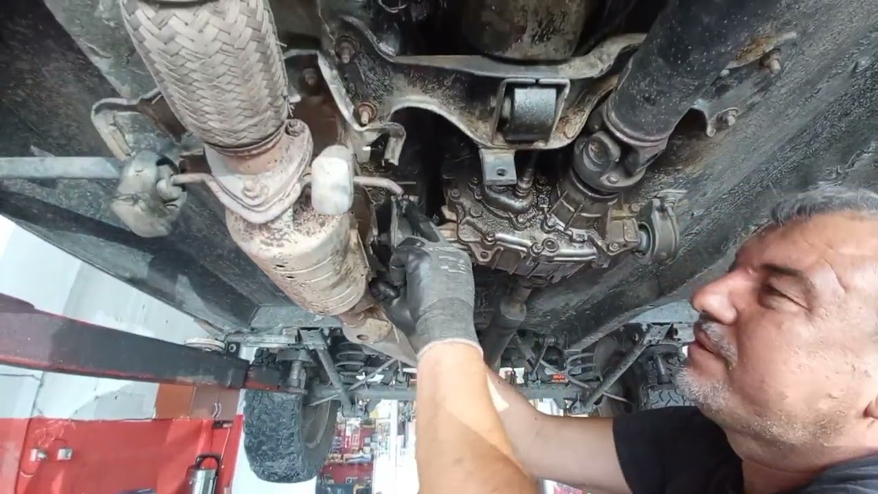 LADA NiVA alttan gelen sesin sebebi