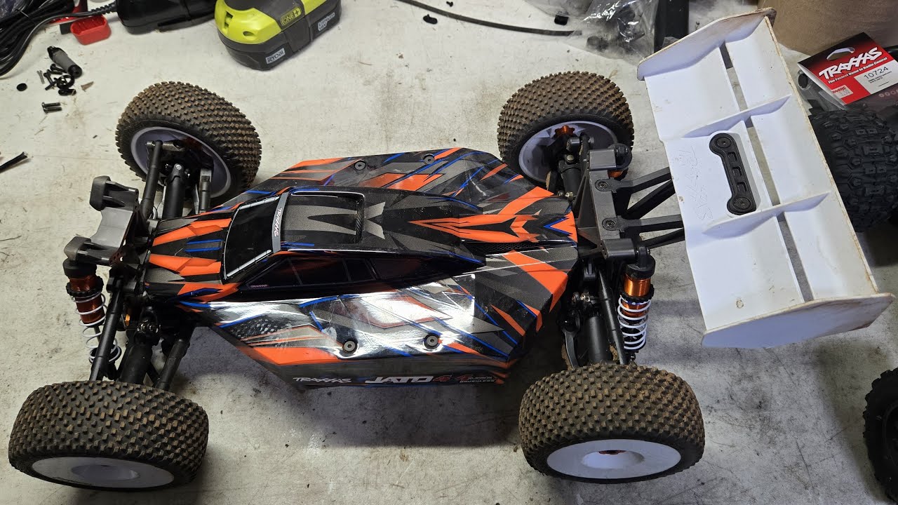 Traxxas Jato 4x4 VXL Goes Racing
