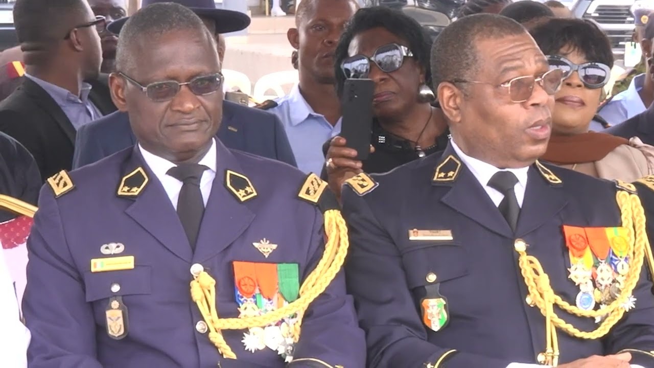 Sept officiers généraux honorés pour plus de 40 ans de service