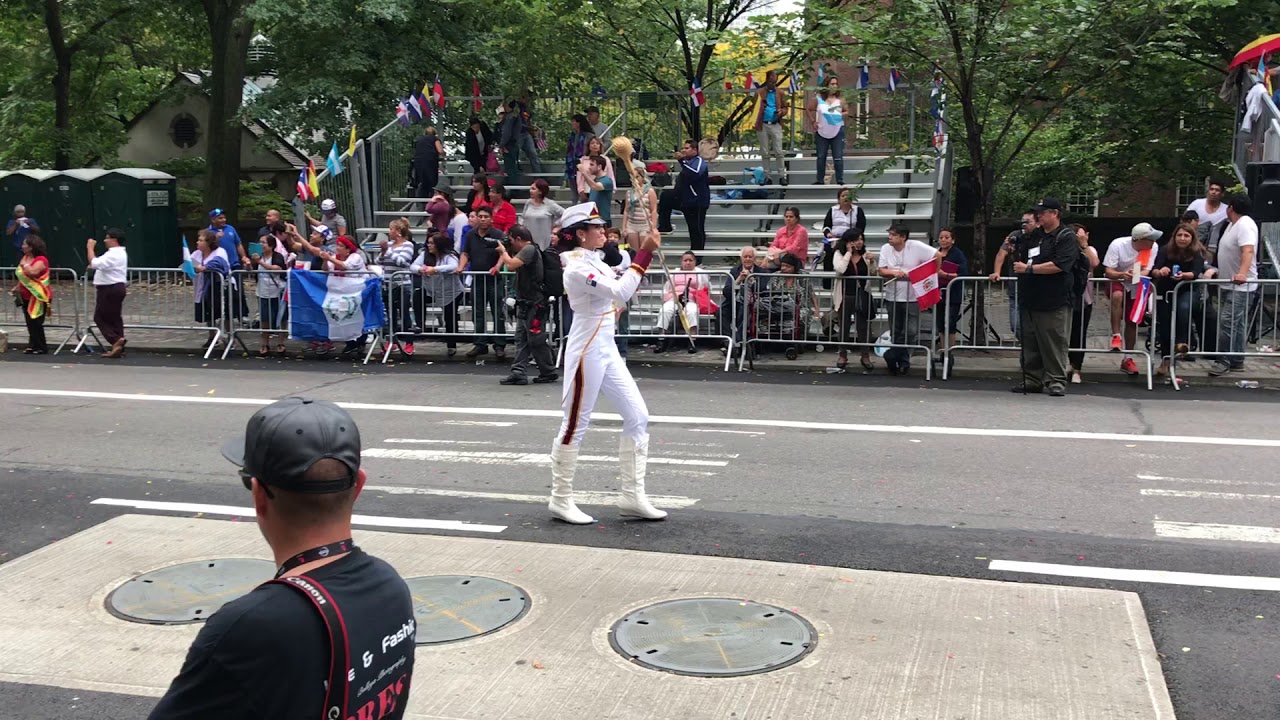 Desfile de la Hispanidad 2017 por la 5th Ave en NYC BR - Bolivia y Panama