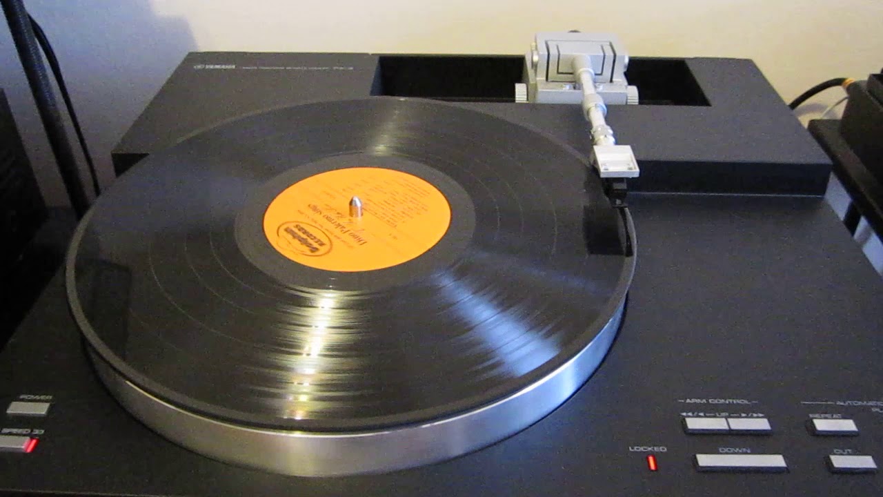 Yamaha PX-3 Tangential Linear Tracking Turntable in action