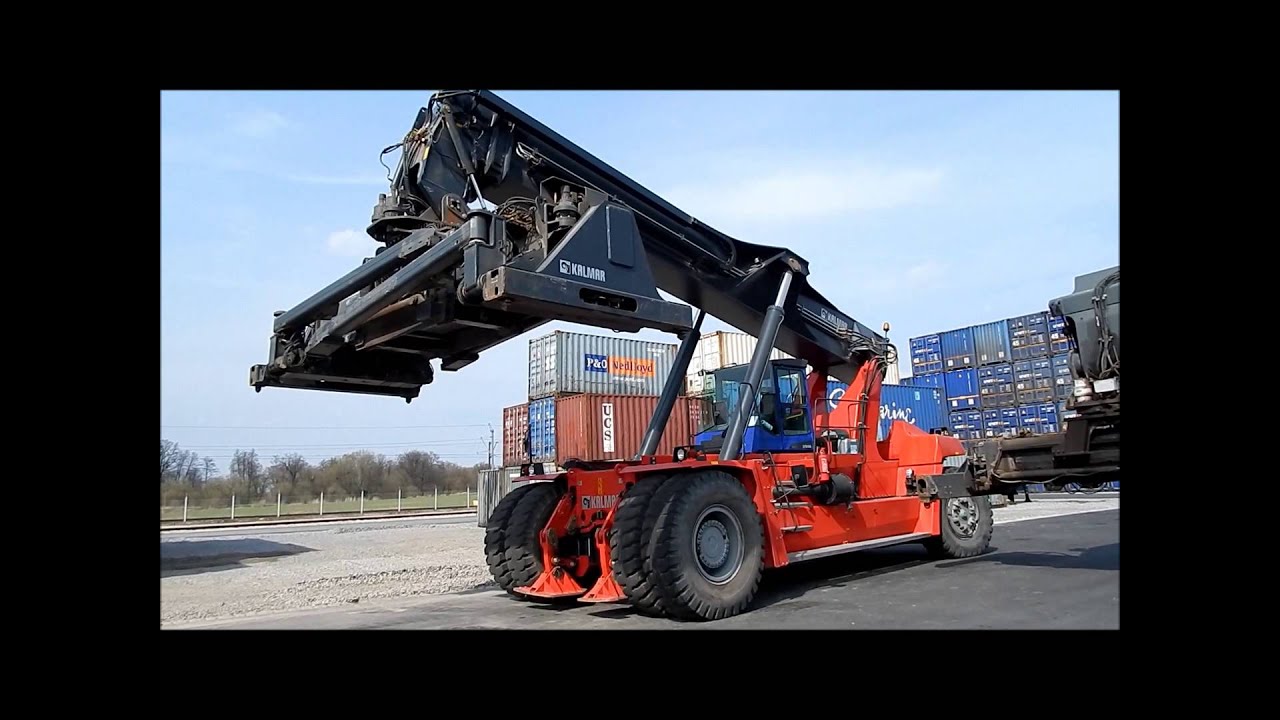 Transporter kontenerów i naczep-Reachstacker