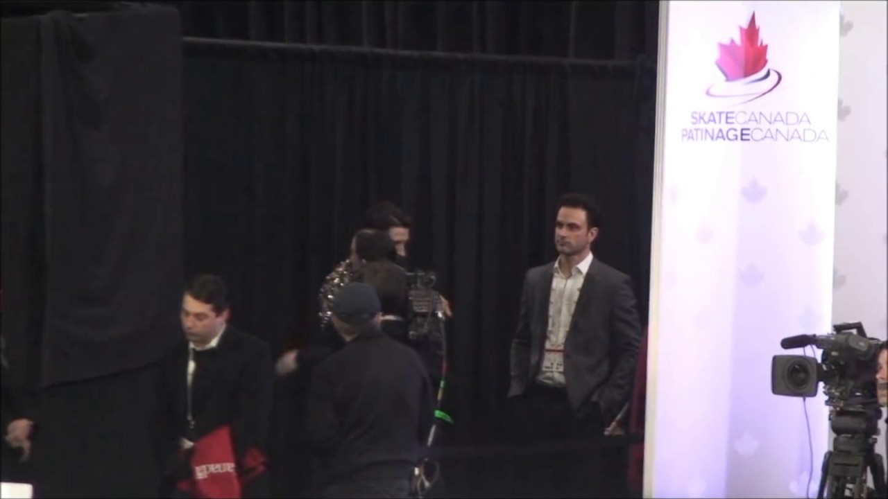 Tessa Virtue & Scott Moir Hug (abbraccio) pre SD Competition - CTNSC18