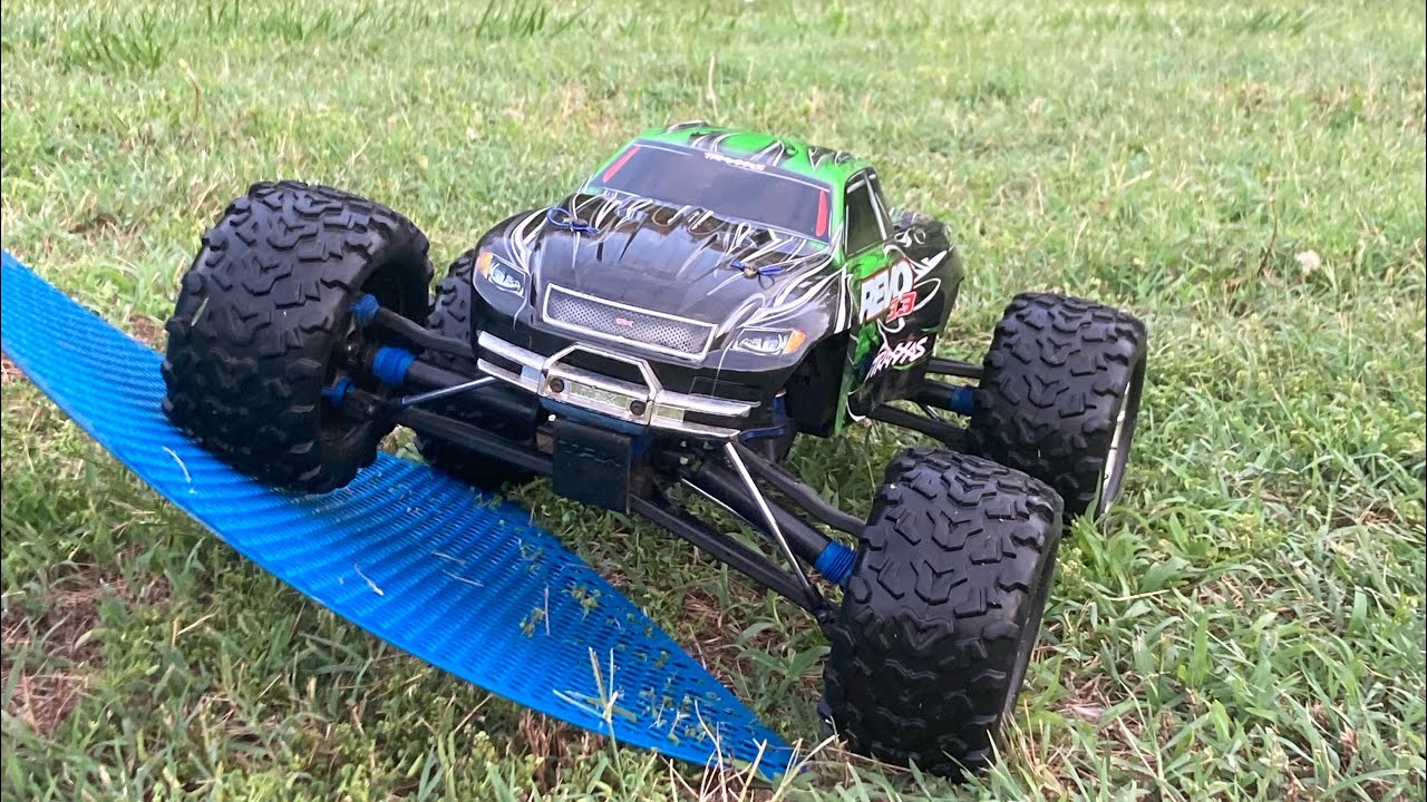 Заезд вольным стилем на TRX Nitro Revo. Решение проблемы с глохнущим двигателем при перевороте..#...