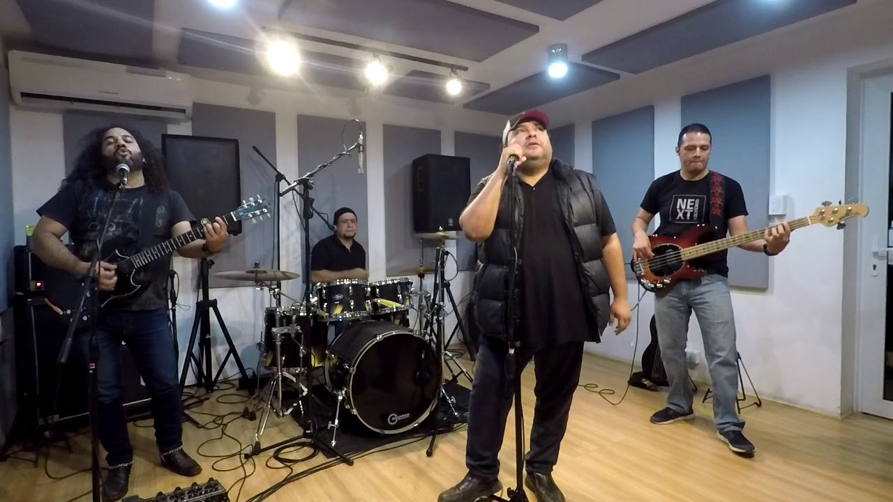 MANA - ME VALE (COVER AWAKE) ENSAYO