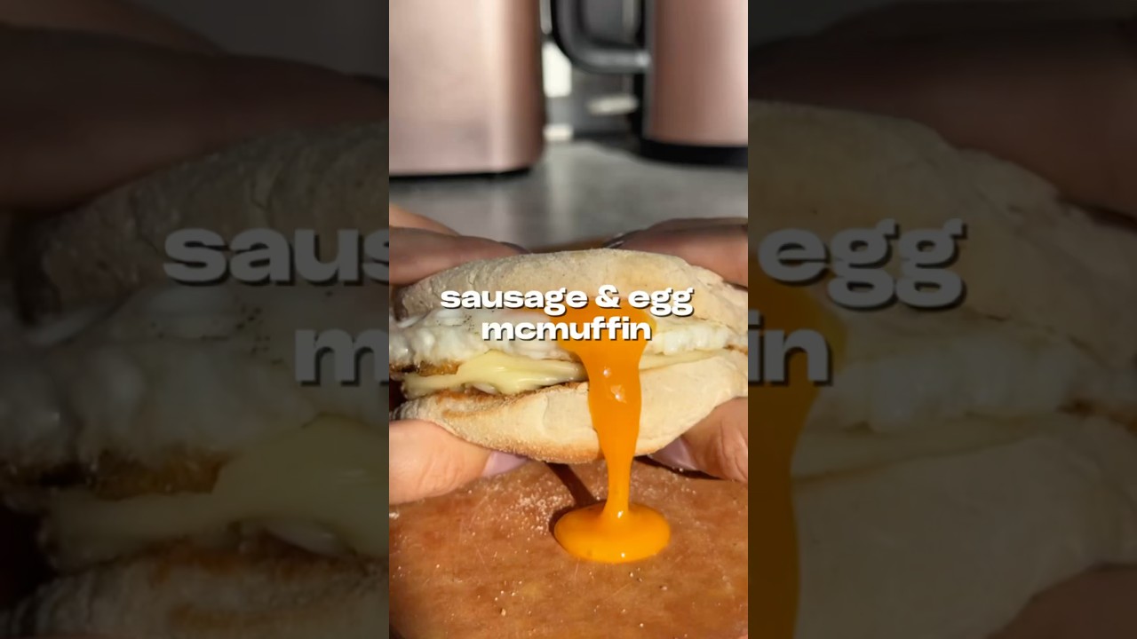 Homemade sausage & egg McMuffin with 35g protein per serving 😮&zwj;💨 #easyrecipe #mcdonalds #breakfast