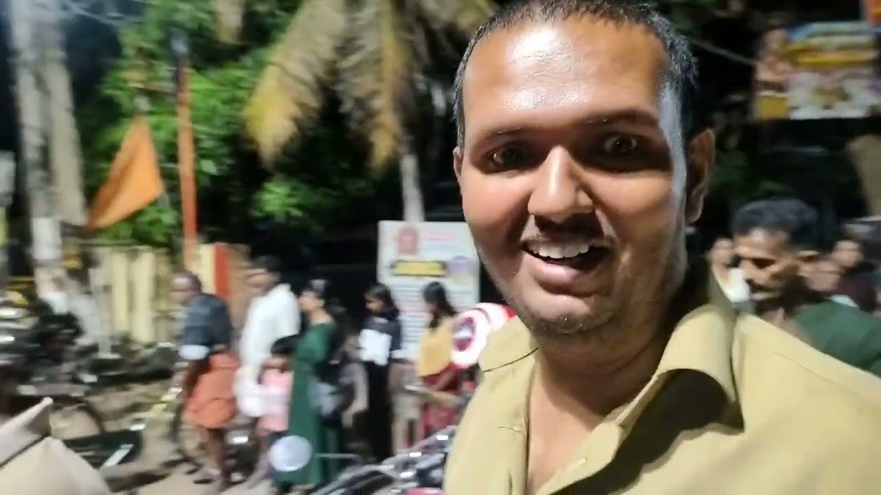പുന്നപ്ര അറവുകാട് ശ്രീദേവി ക്ഷേത്രം താലപ്പൊലി. കൊട്ടാരം ക്ഷേത്രത്തിലേക്ക്